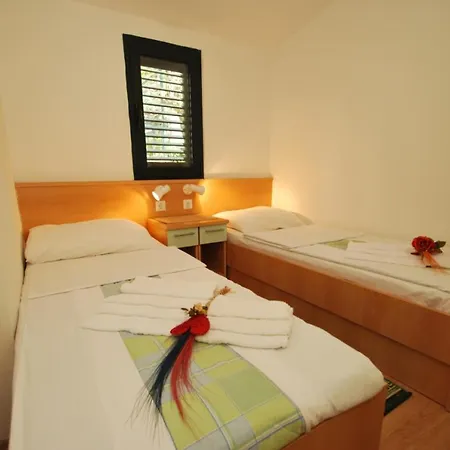 Resort Marijana 1 Bedroom 4-5p *